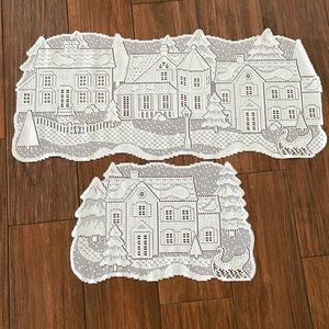 🎄Set of 2 Christmas Themed Table Runners